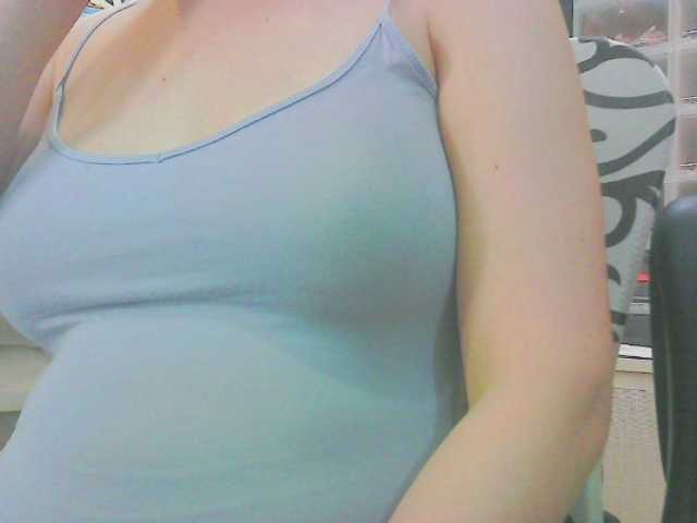 KeepmepregO live cam on BongaCams