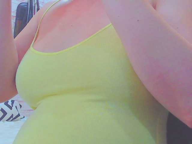 KeepmepregO live cam on BongaCams