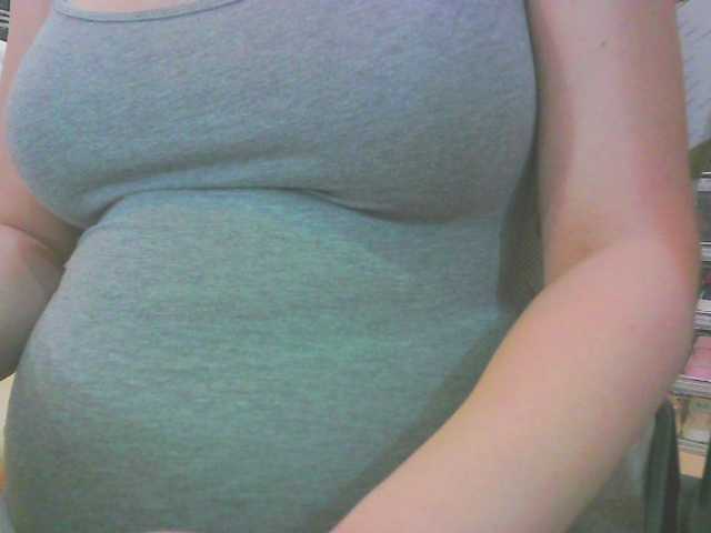 KeepmepregO live cam on BongaCams