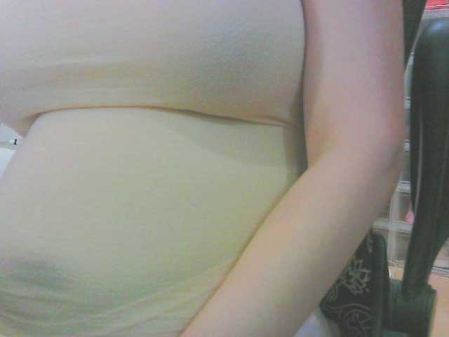 KeepmepregO live cam on BongaCams