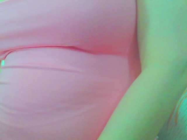 KeepmepregO live cam on BongaCams