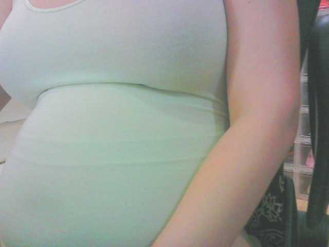 KeepmepregO live cam on BongaCams