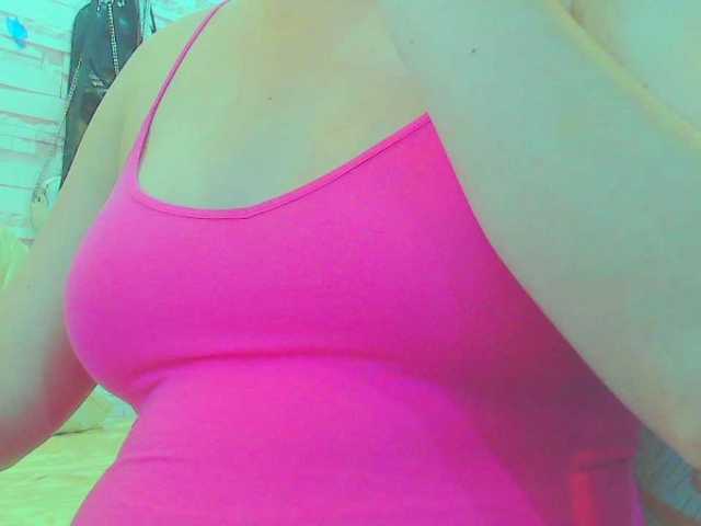 KeepmepregO live cam on BongaCams