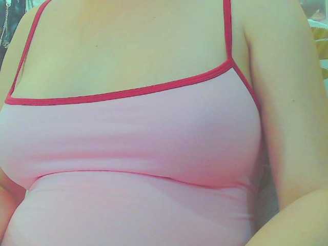 KeepmepregO live cam on BongaCams