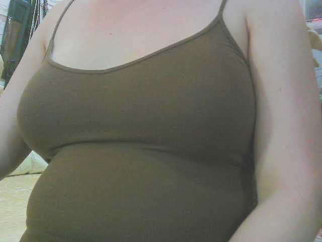KeepmepregO live cam on BongaCams