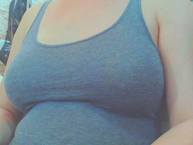 KeepmepregO live cam on BongaCams