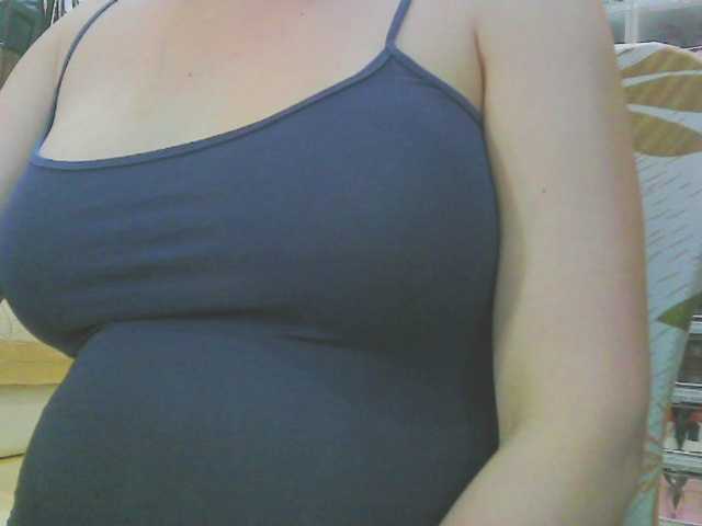 KeepmepregO live webcam show