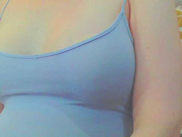 KeepmepregO live cam on BongaCams