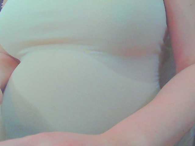 KeepmepregO live cam on BongaCams