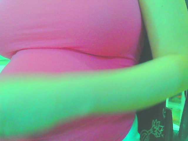 KeepmepregO live cam on BongaCams