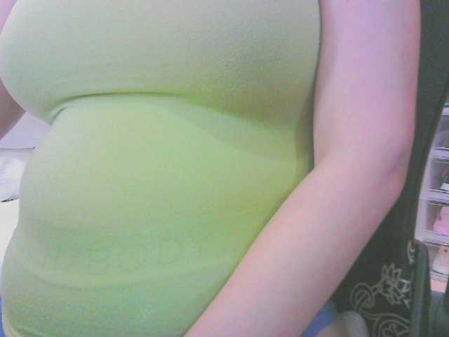 KeepmepregO live cam on BongaCams