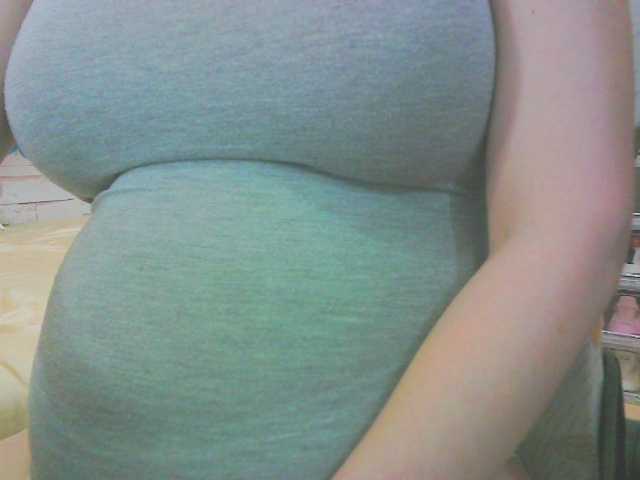 KeepmepregO live cam on BongaCams