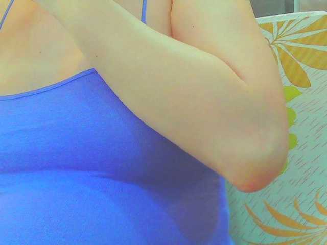 KeepmepregO live cam on BongaCams