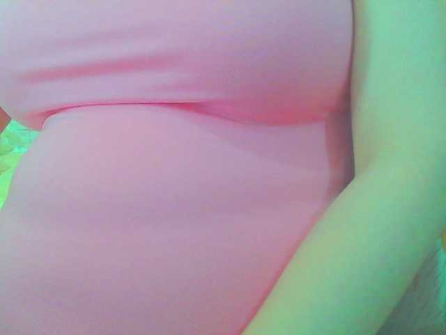 KeepmepregO live cam on BongaCams
