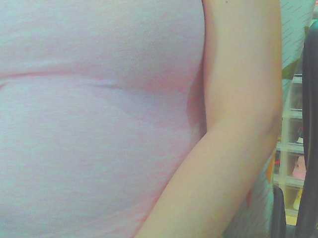 KeepmepregO live cam on BongaCams