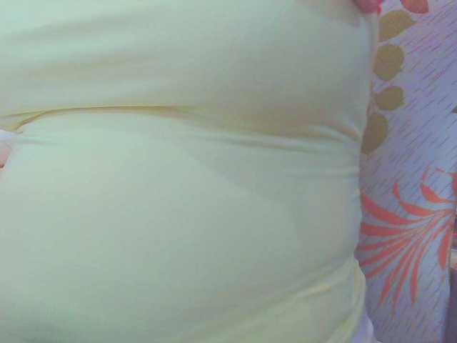 KeepmepregO live cam on BongaCams