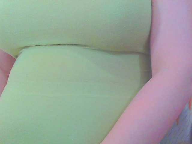 KeepmepregO live cam on BongaCams
