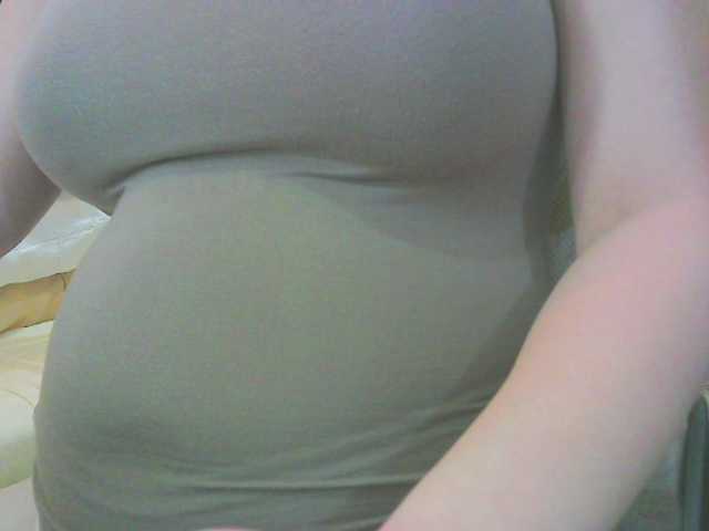 KeepmepregO live cam on BongaCams