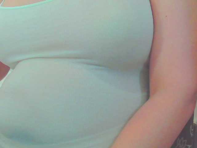 KeepmepregO live cam on BongaCams