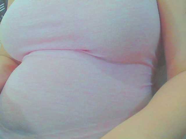 KeepmepregO live cam on BongaCams