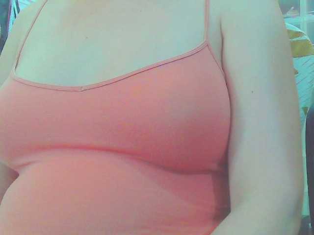 KeepmepregO live cam on BongaCams