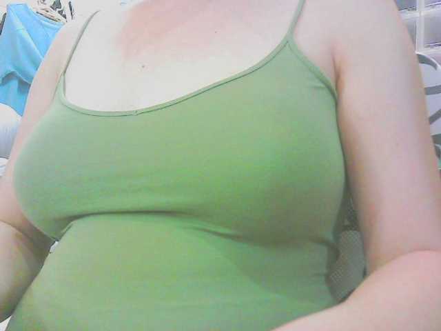 KeepmepregO live cam on BongaCams