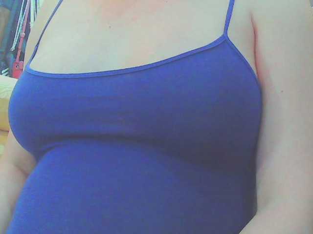 KeepmepregO live cam on BongaCams