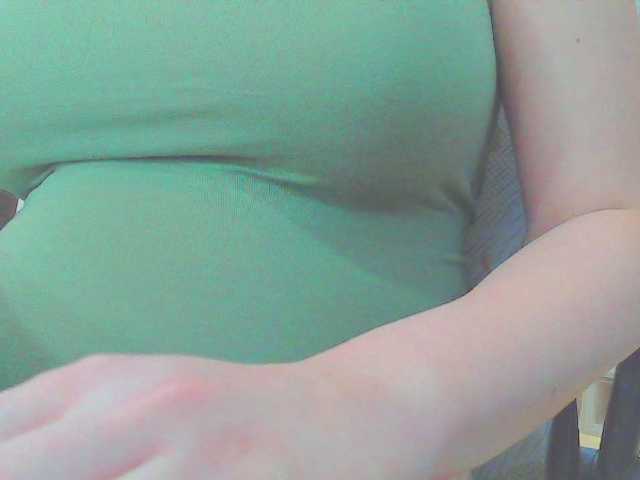 KeepmepregO live cam on BongaCams