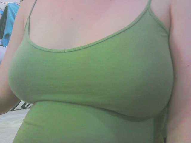 KeepmepregO live cam on BongaCams