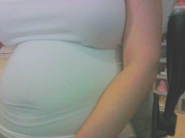 KeepmepregO live cam on BongaCams