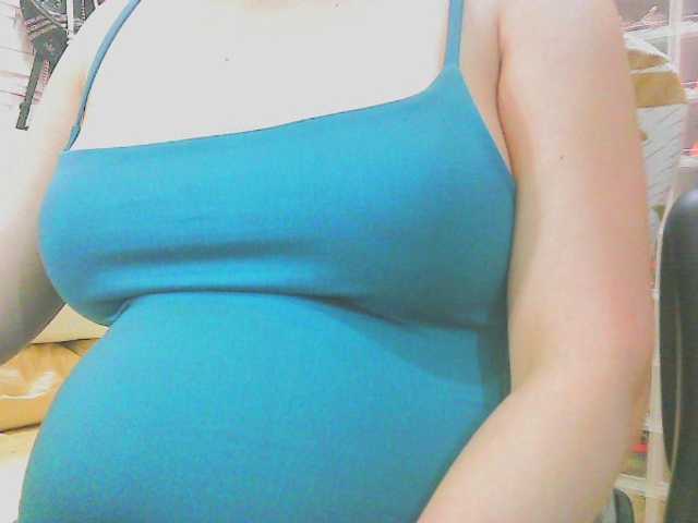 KeepmepregO live cam on BongaCams