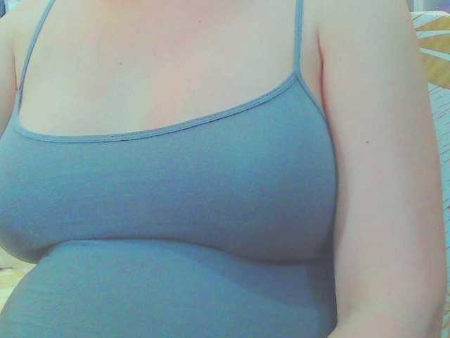 KeepmepregO live cam on BongaCams
