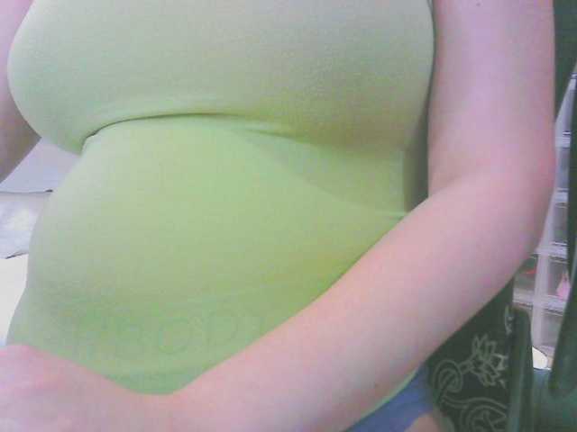 KeepmepregO live cam on BongaCams