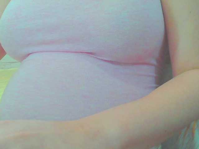 KeepmepregO live cam on BongaCams