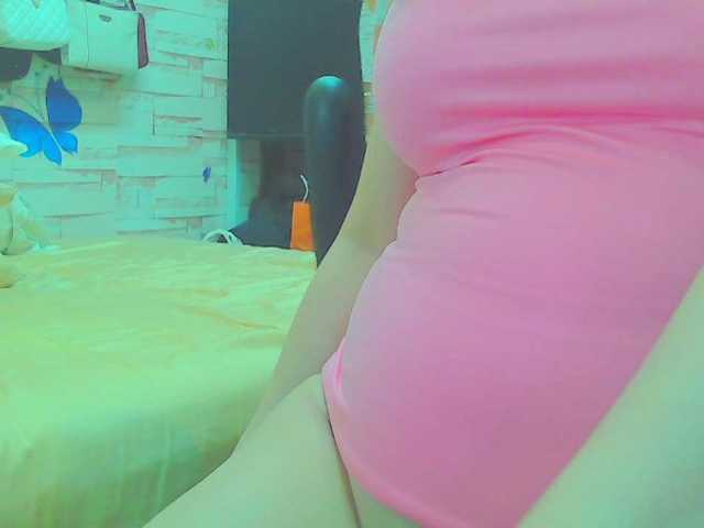 KeepmepregO live cam on BongaCams