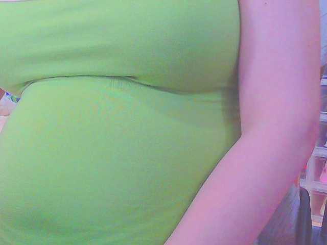 KeepmepregO live cam on BongaCams