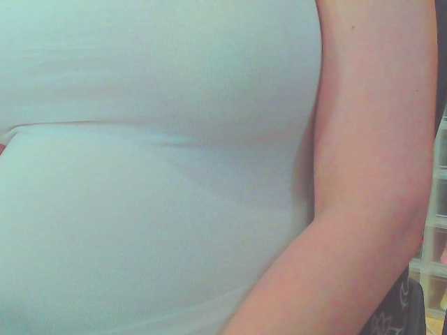 KeepmepregO live cam on BongaCams