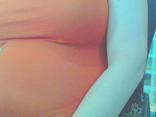 KeepmepregO live cam on BongaCams