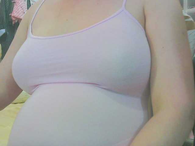 KeepmepregO live cam on BongaCams