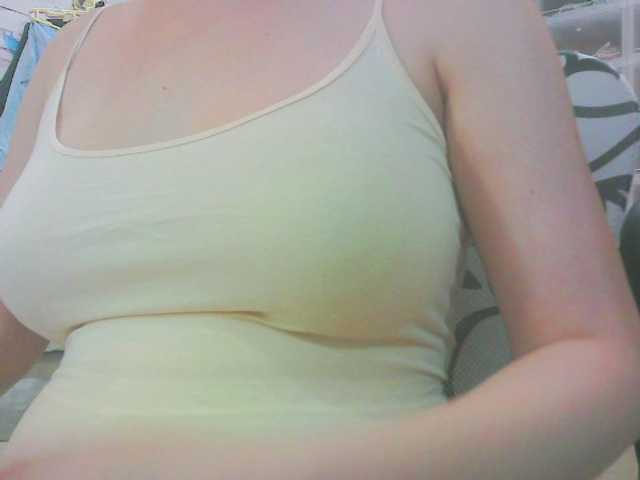 KeepmepregO live cam on BongaCams