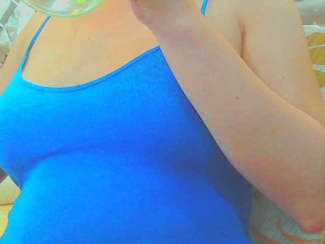 KeepmepregO live cam on BongaCams