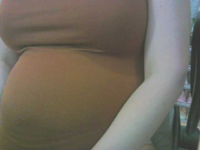 KeepmepregO live cam on BongaCams