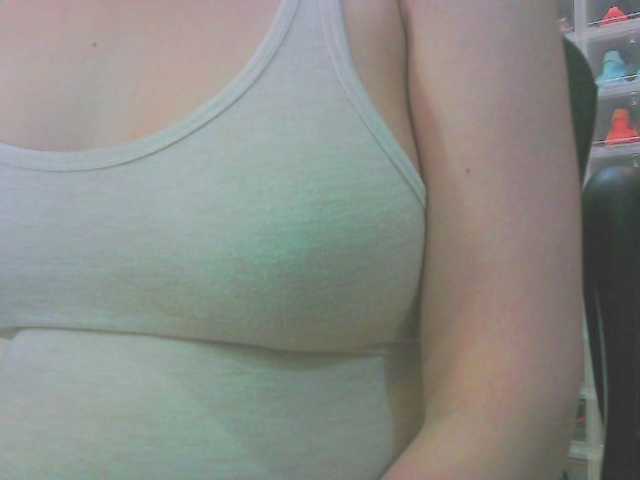 KeepmepregO live cam on BongaCams