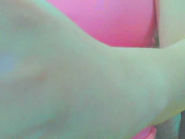 KeepmepregO live cam on BongaCams