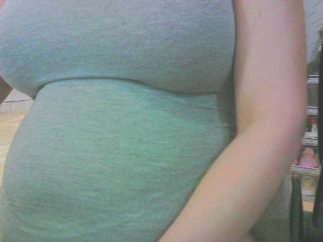 KeepmepregO live cam on BongaCams