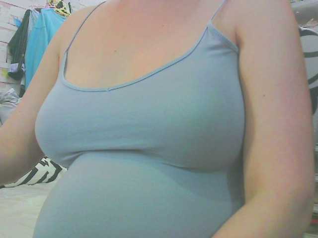 KeepmepregO live cam on BongaCams