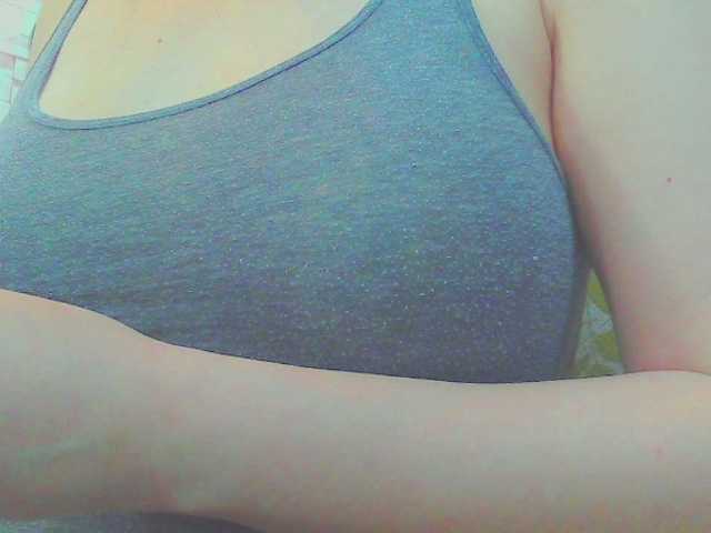 KeepmepregO live cam on BongaCams