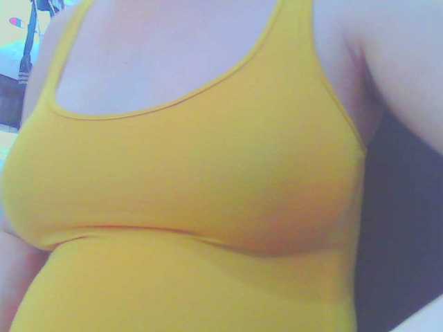 KeepmepregO live cam on BongaCams