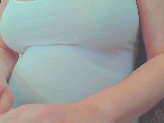 KeepmepregO live cam on BongaCams