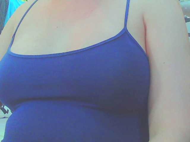 KeepmepregO live cam on BongaCams